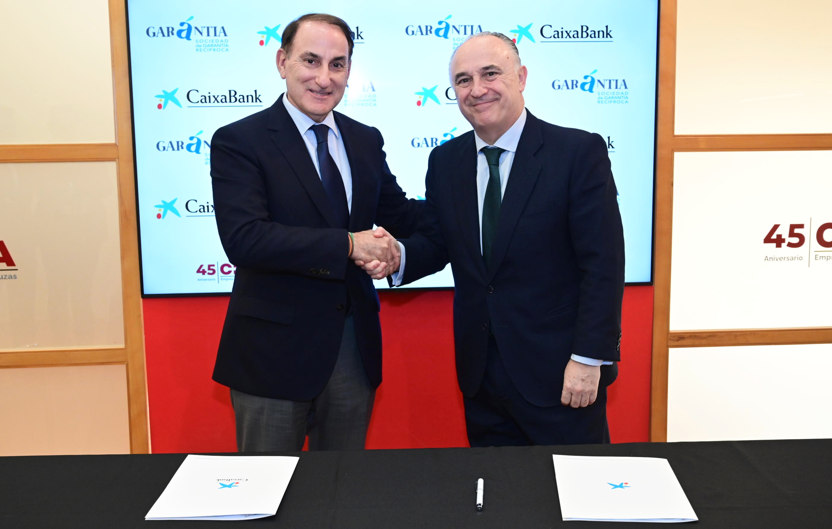 CaixaBank y Garántia SGR renuevan su convenio y amplían hasta 300 millones de euros la línea de financiación para pymes y autónomos de Andalucía
